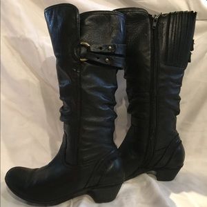 Black leather mid-height boots